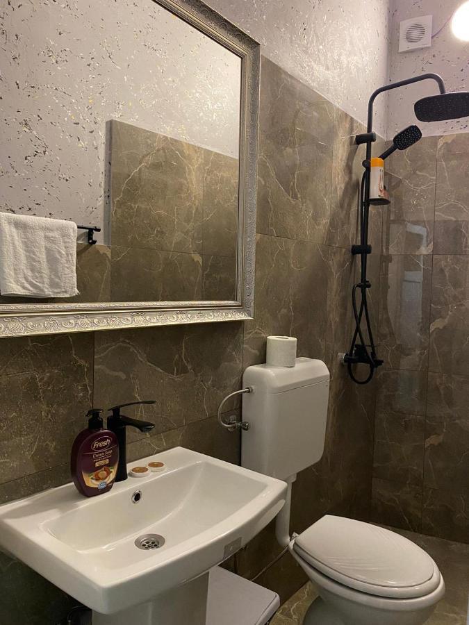 Hotel In Time Πρίζρεν Εξωτερικό φωτογραφία
